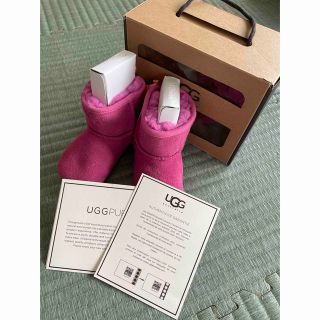 アグ(UGG)のUggキッズブーツ⭐️新品未使用⭐️12.5センチ(ブーツ)