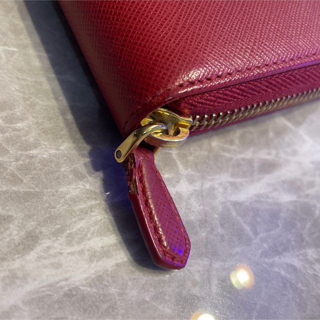 PRADA(プラダ)のプラダ　長財布　サフィアーノ　レッド　赤 レディースのファッション小物(財布)の商品写真