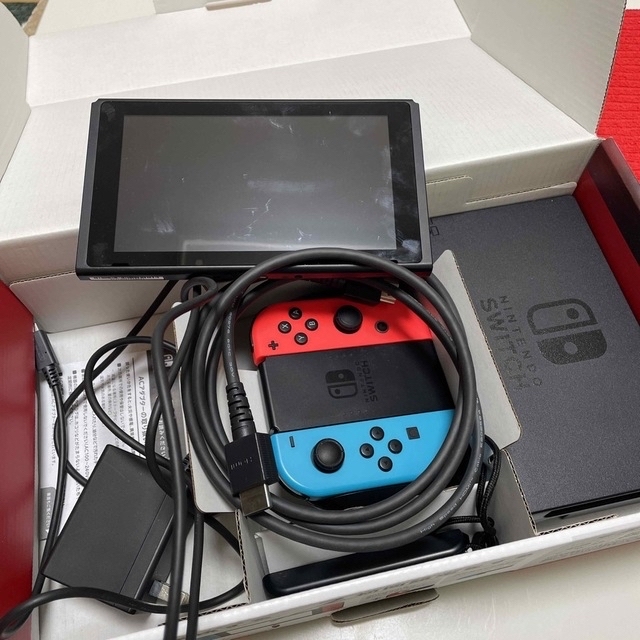 Nintendo Switch本体及びカセット