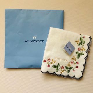 ウェッジウッド(WEDGWOOD)のウエッジウッド【未使用】ミニタオル　ワイルドストロベリー柄　ミニハンカチ　刺繍(ハンカチ)