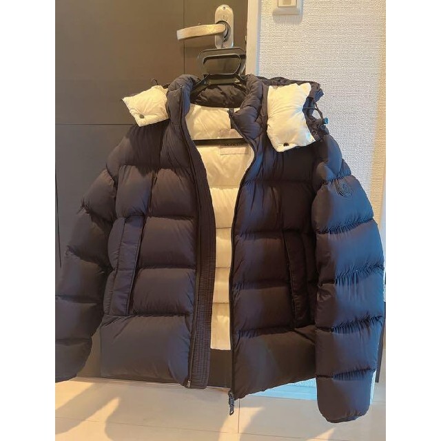 予約済みMONCLER ダウンジャケット