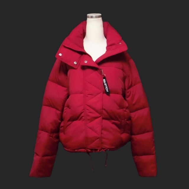 Hollister(ホリスター)の★新品★ホリスター★モックネック中綿フードジャケット (Red/M) レディースのジャケット/アウター(ダウンジャケット)の商品写真