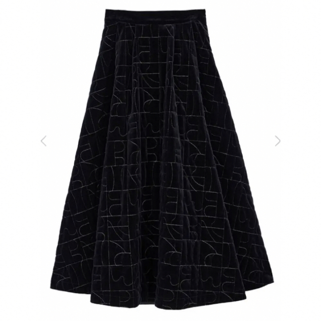 タグ付UND MOTIF VELOUR QUILTING FLARE SKIRT