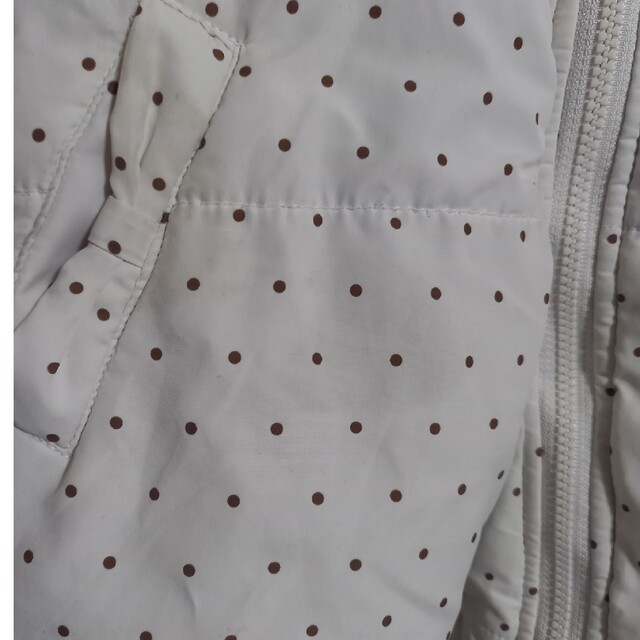 西松屋(ニシマツヤ)の女の子ホワイトドット柄スノーウエア　80 キッズ/ベビー/マタニティのベビー服(~85cm)(ジャケット/コート)の商品写真