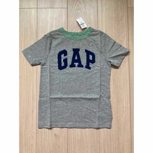 GAP Kids(ギャップキッズ)のGAP Tシャツ キッズ/ベビー/マタニティのキッズ服男の子用(90cm~)(Tシャツ/カットソー)の商品写真