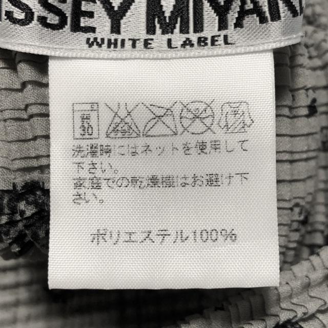 ISSEY MIYAKE(イッセイミヤケ)のイッセイミヤケ 半袖カットソー サイズ2 M レディースのトップス(カットソー(半袖/袖なし))の商品写真