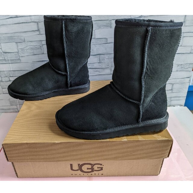 UGG(アグ)のUGG アグ　クラッシック ショートブーツ 42221018 レディースの靴/シューズ(ブーツ)の商品写真