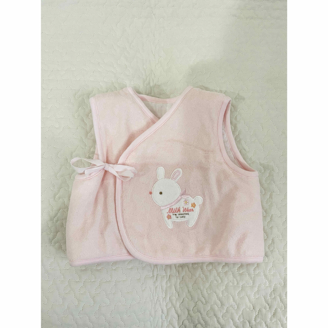 もち様専用♡ベビー　ベスト　うさぎ　新生児　未使用　美品 60cm キッズ/ベビー/マタニティのベビー服(~85cm)(カーディガン/ボレロ)の商品写真