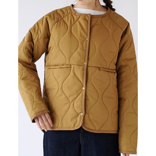 新品✨タグ付き♪定価16500円　機能性中綿を用いたセミロング丈のジャケット