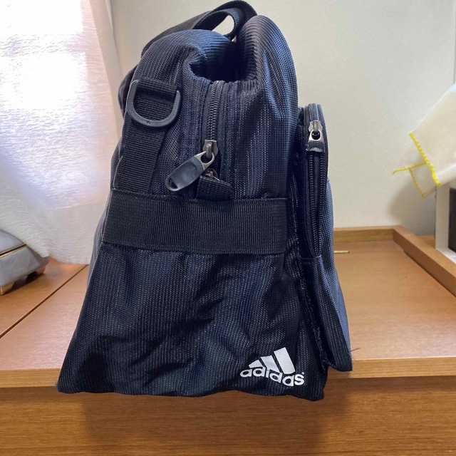 adidas(アディダス)のアディダス　ビジネスバッグ　スポーツバッグ　トートバッグ　ボストンバッグ メンズのバッグ(ビジネスバッグ)の商品写真