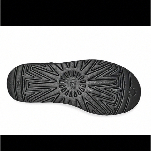 UGG(アグ)のUGGクラシックミニプラットフォーム厚底ブラック メンズの靴/シューズ(ブーツ)の商品写真