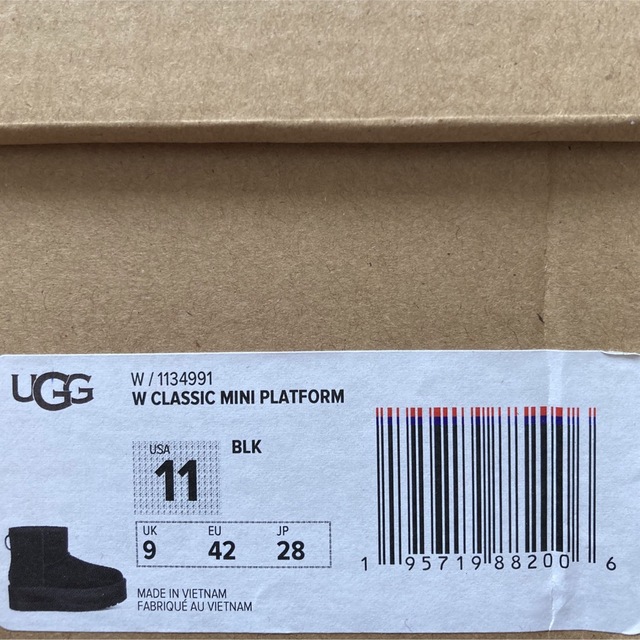 UGG(アグ)のUGGクラシックミニプラットフォーム厚底ブラック メンズの靴/シューズ(ブーツ)の商品写真