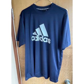 アディダス(adidas)のadidas Tシャツ(Tシャツ/カットソー(半袖/袖なし))