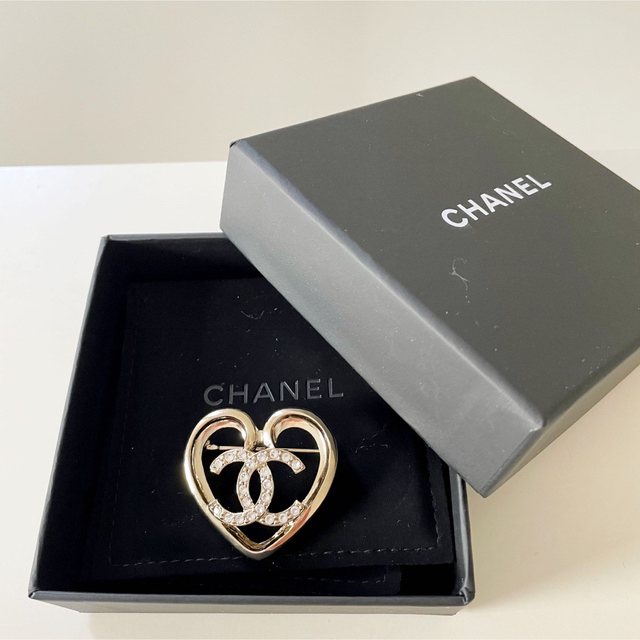 最終お値下げ❤CHANEL　ハートブローチ　ゴールド