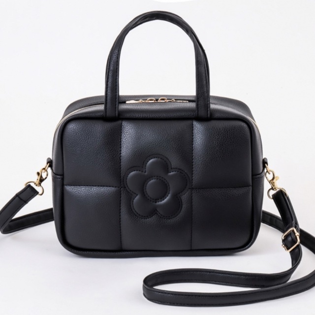 MARY QUANT(マリークワント)のMARY QUANT Bag Book　マリクワ　ムック本 レディースのバッグ(ショルダーバッグ)の商品写真