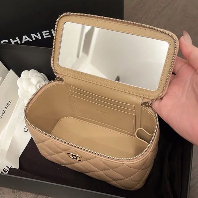 CHANEL(シャネル)の【最終値下げ‼️】CHANEL バニティショルダーバッグ2022AW レディースのバッグ(ショルダーバッグ)の商品写真