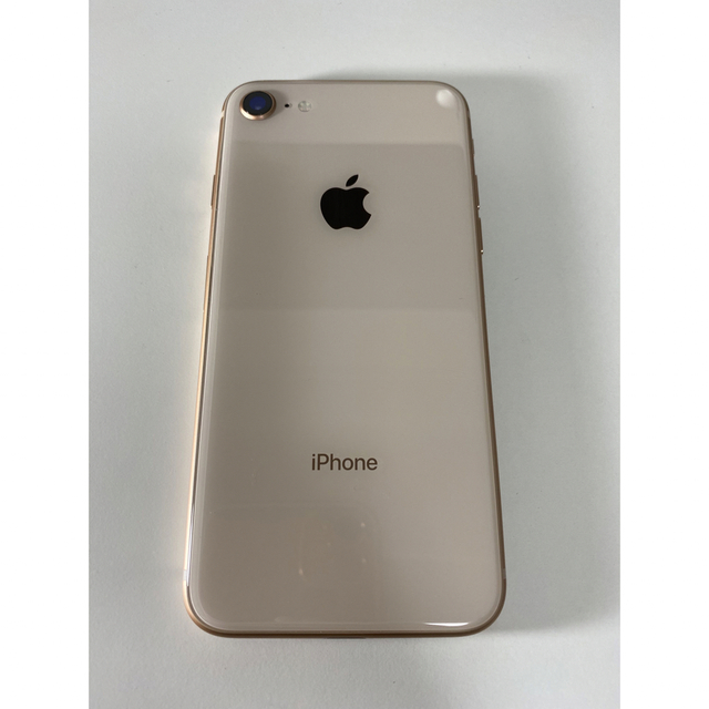 iPhone(アイフォーン)の美品 iPhone8 docomo 64GB ゴールド simフリー 中古 スマホ/家電/カメラのスマートフォン/携帯電話(スマートフォン本体)の商品写真