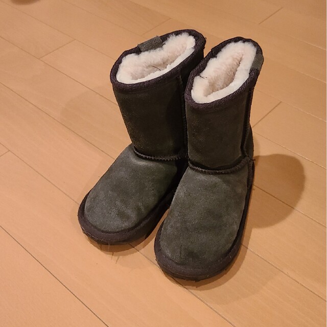 ご注意ください EMU エムュ ムートンブーツ スノーブーツ キッズ UGG ...