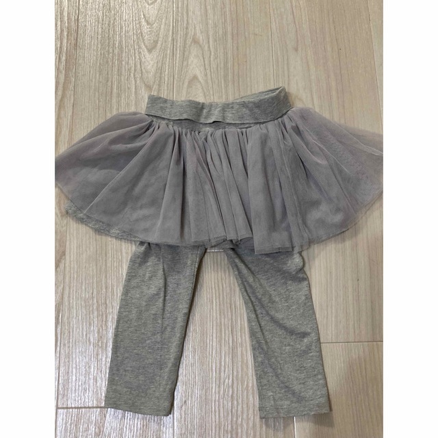 babyGAP(ベビーギャップ)の美品 90cm babyGap チュールスカート付きレギンス　スカッツ キッズ/ベビー/マタニティのキッズ服女の子用(90cm~)(パンツ/スパッツ)の商品写真