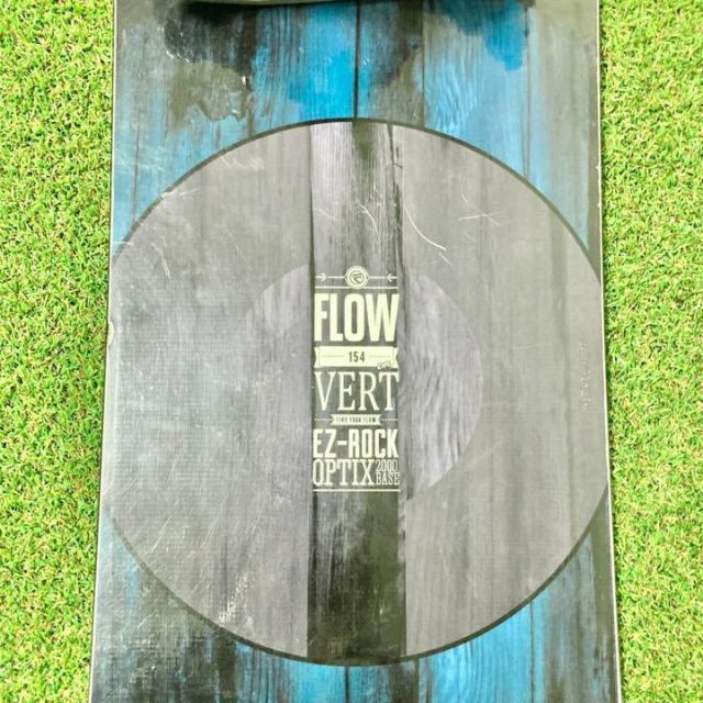 初中級者おすすめ!FLOW VERT ダブルキャンバー スノーボードセット