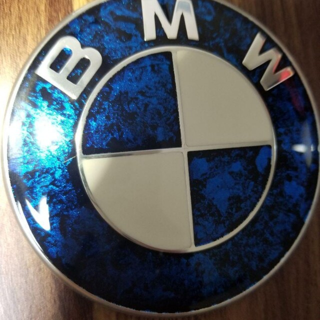BMW エンブレム 塗装