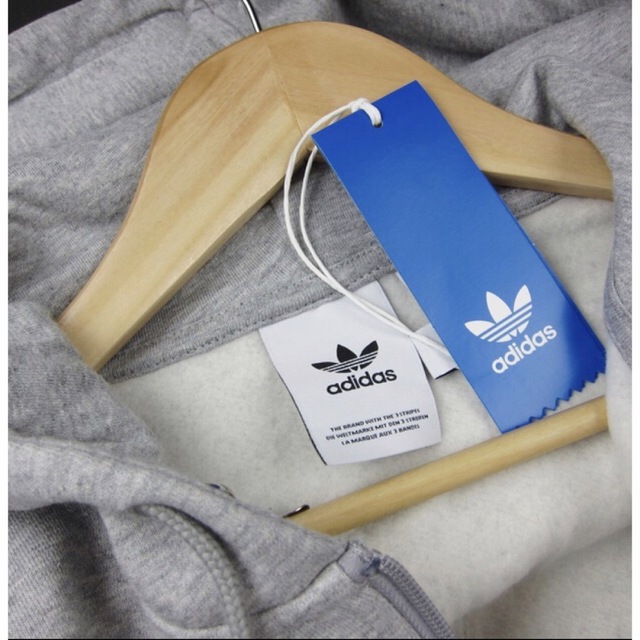 adidas originals スリーストライプ　ジップアップパーカー　グレー