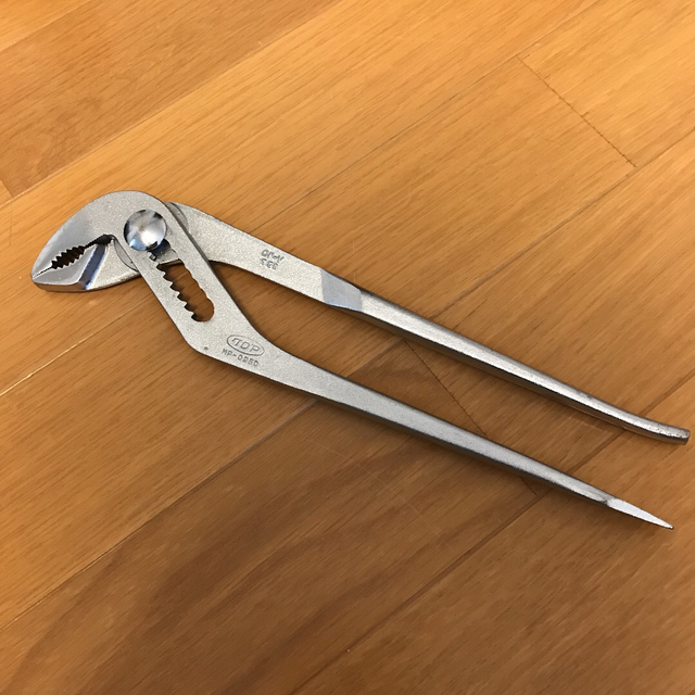 マルチウォーターポンププライヤ トップ (TOP) 三枚合わせ ウォーターポンププライヤ 口開き6~51mm 9段階調整 鍛造 燕三条 WP3-250
