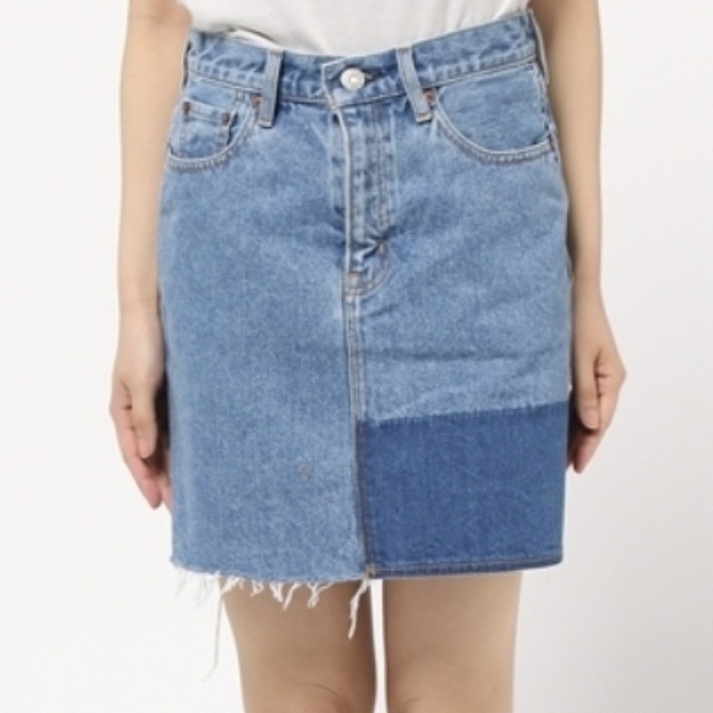 moussy(マウジー)のBLOCKED DENIM MINI SK レディースのスカート(ミニスカート)の商品写真