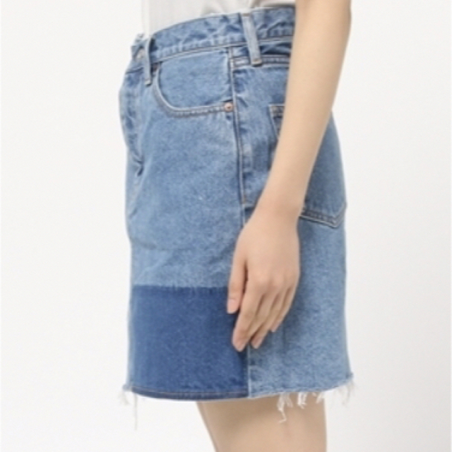 moussy(マウジー)のBLOCKED DENIM MINI SK レディースのスカート(ミニスカート)の商品写真