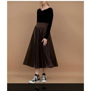 アンドクチュール(And Couture)のアンドクチュールレースブロッキング8枚ハギフレアスカートレザー×レース　ブラック(ロングスカート)