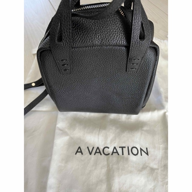 A VACATION(アヴァケーション)のa vacation HAPPY BELL ブラック レディースのバッグ(ハンドバッグ)の商品写真