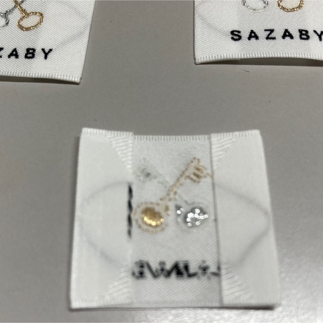 SAZABY(サザビー)の★新品★★SAZABY ★サザビー★ブランドネームのタグ★バッグ用？洋服用？不明 レディースのバッグ(その他)の商品写真