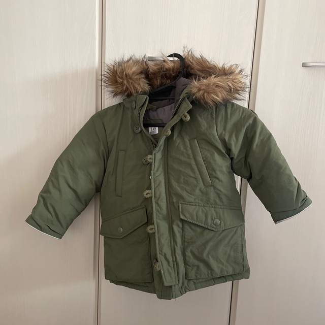 GAP(ギャップ)のダウン　アウター キッズ/ベビー/マタニティのキッズ服男の子用(90cm~)(ジャケット/上着)の商品写真