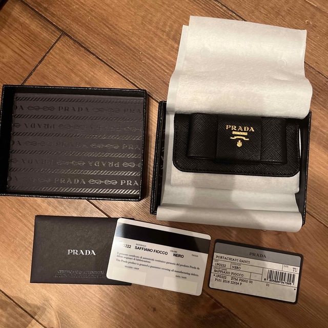 PRADAキーケースSAFFIANO FIOCCO 1PG222NERO | livro.funcionalink.com.br