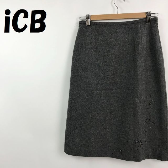 ICB(アイシービー)の【人気】アイシービー 膝丈スカート 台形 花柄刺繍 グレー サイズ11  レディースのスカート(ひざ丈スカート)の商品写真