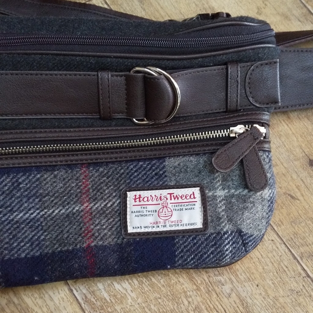 Harris Tweed(ハリスツイード)の最安値新品ハリスツイードボディーバッグ メンズのバッグ(ボディーバッグ)の商品写真