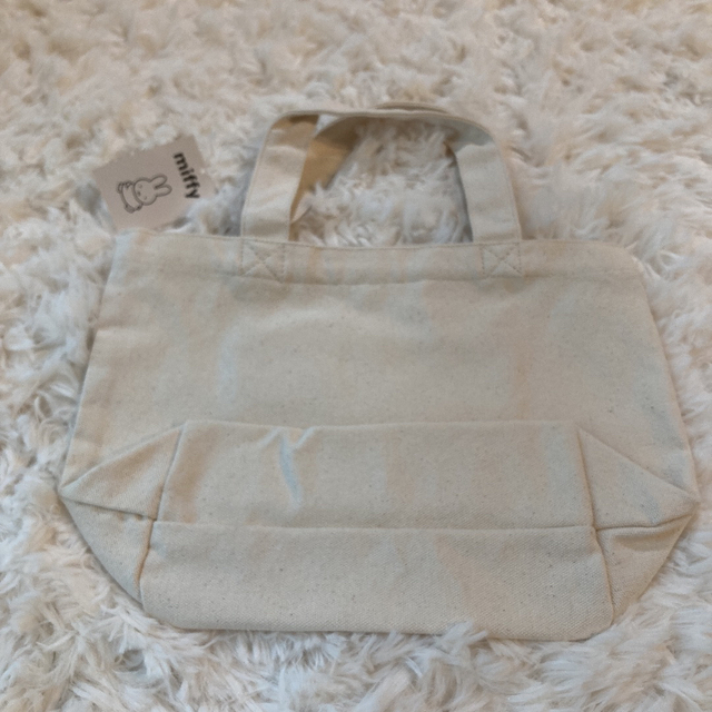 【新品未使用】ミッフィー　トートバッグ　 レディースのバッグ(トートバッグ)の商品写真