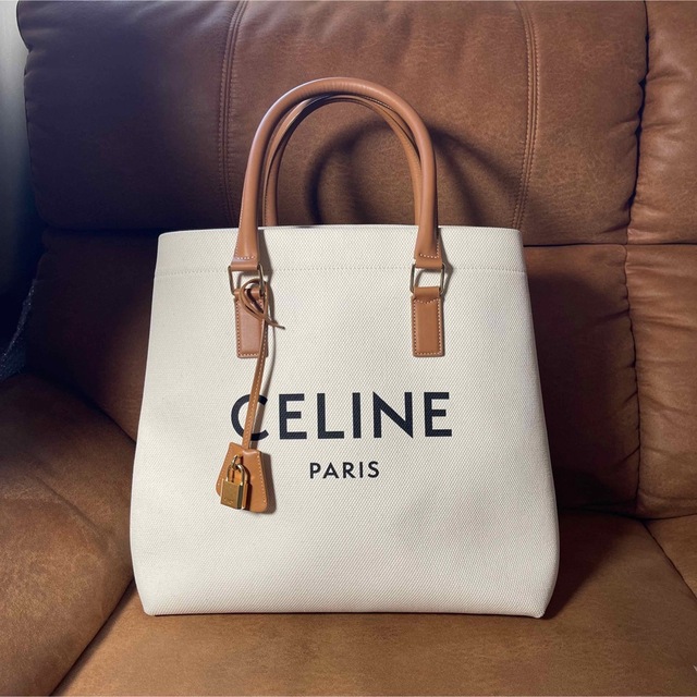 CELINE ホリゾンタル カバ ロゴプリント