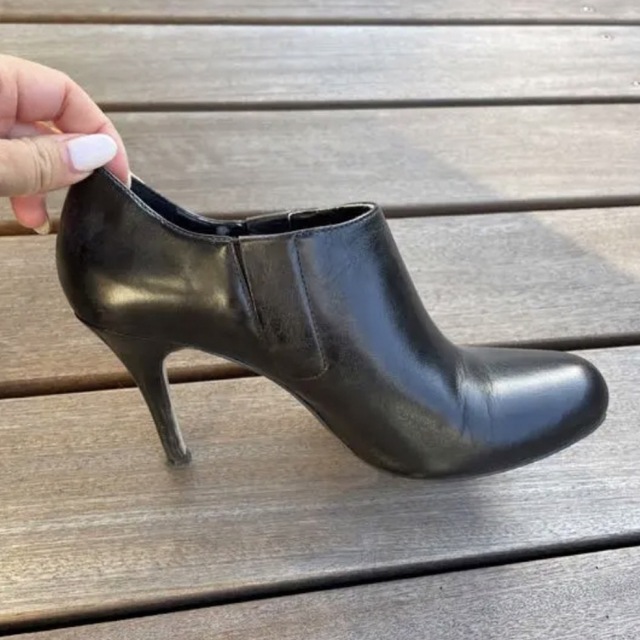 Cole Haan(コールハーン)のコール　ハーン　黒ショートブーツ　ブーティー24cm レディースの靴/シューズ(ブーティ)の商品写真
