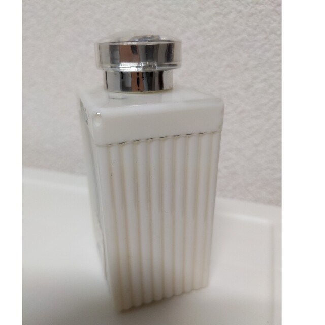 Chloe(クロエ)のクロエ・ボディローション・モナコ製・200ml コスメ/美容のボディケア(ボディローション/ミルク)の商品写真