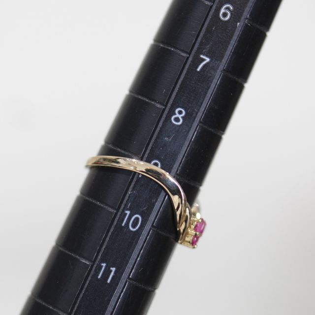 TASAKI(タサキ)のタサキ 田崎真珠 TASAKI ルビー カーブ リング 9号 K18YG 仕上済 レディースのアクセサリー(リング(指輪))の商品写真
