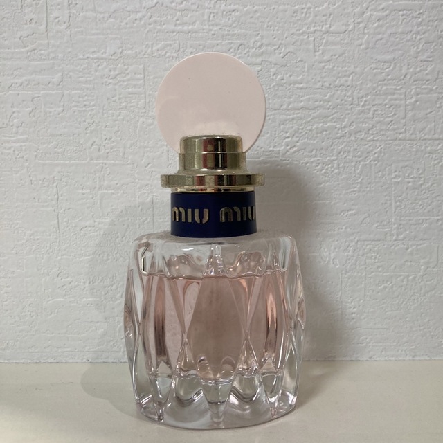 miumiu(ミュウミュウ)のmiumiu 香水　50ml コスメ/美容の香水(香水(女性用))の商品写真