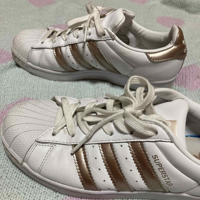 adidas(アディダス)のadidas SUPERSTAR アディダススーパースタースニーカー レディースの靴/シューズ(スニーカー)の商品写真