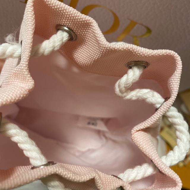 Christian Dior(クリスチャンディオール)のディオールノベルティ巾着 エンタメ/ホビーのコレクション(ノベルティグッズ)の商品写真