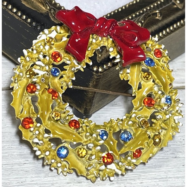 ART - ビンテージ クリスマス リース ブローチ ART ライン ART - ビンテージ クリスマス リース ブローチ ART ライン