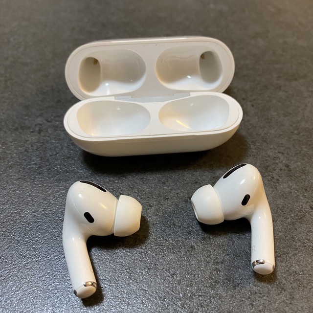 Apple(アップル)のApple AirPods 純正品 早い者勝ち なくなり次第終了 スマホ/家電/カメラのオーディオ機器(ヘッドフォン/イヤフォン)の商品写真