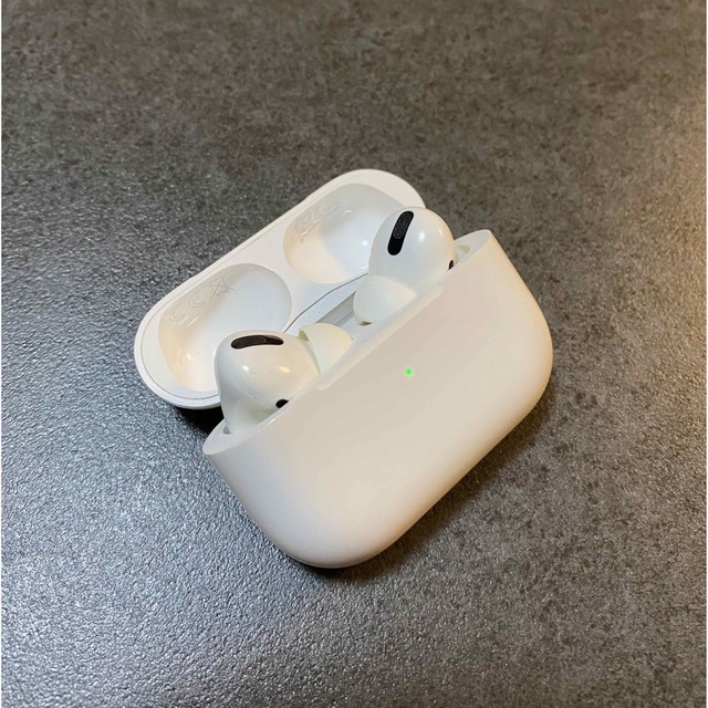 Apple(アップル)のApple AirPods 純正品 早い者勝ち なくなり次第終了 スマホ/家電/カメラのオーディオ機器(ヘッドフォン/イヤフォン)の商品写真