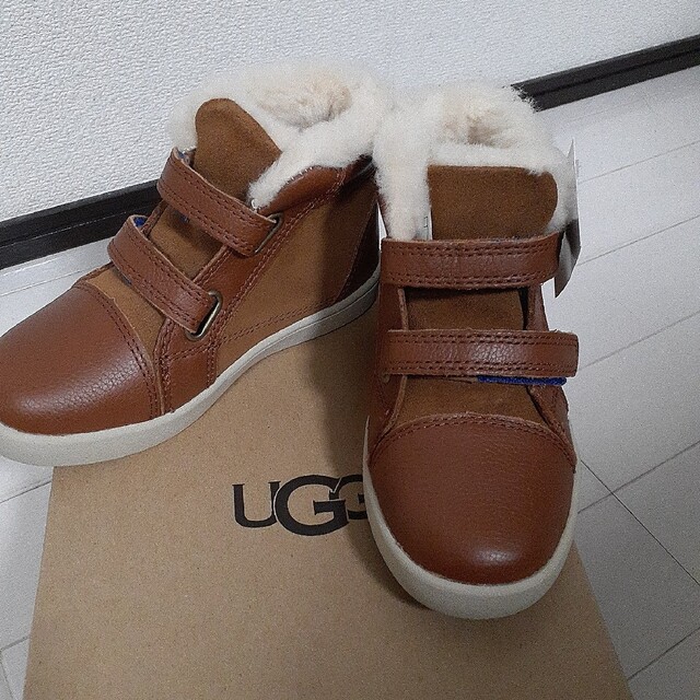 UGG キッズブーツ 未使用 rabitoclinic.com