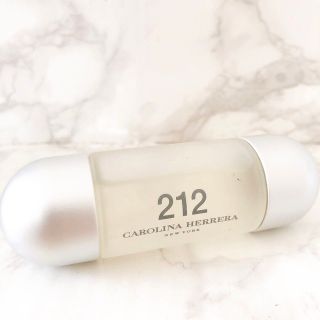 キャロライナヘレナ(CAROLINA HERRERA)の大人気 香水 212 キャロライナへレラ オーデトワレ ODT 30ml (ユニセックス)