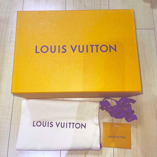 LOUIS VUITTON(ルイヴィトン)のルイヴィトン 箱 プレゼント用 レディースのバッグ(ショップ袋)の商品写真